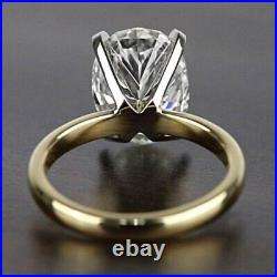 Solitaire Classic 2.64 Carat Oval Cut Diamond Engagement Ring Yellow Gold I SI1