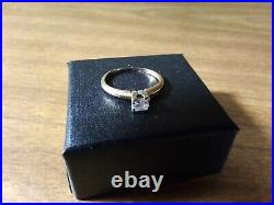 Vintage 14 kt Yellow Gold. 25 ct Princess cut diamond solitaire engagement ring